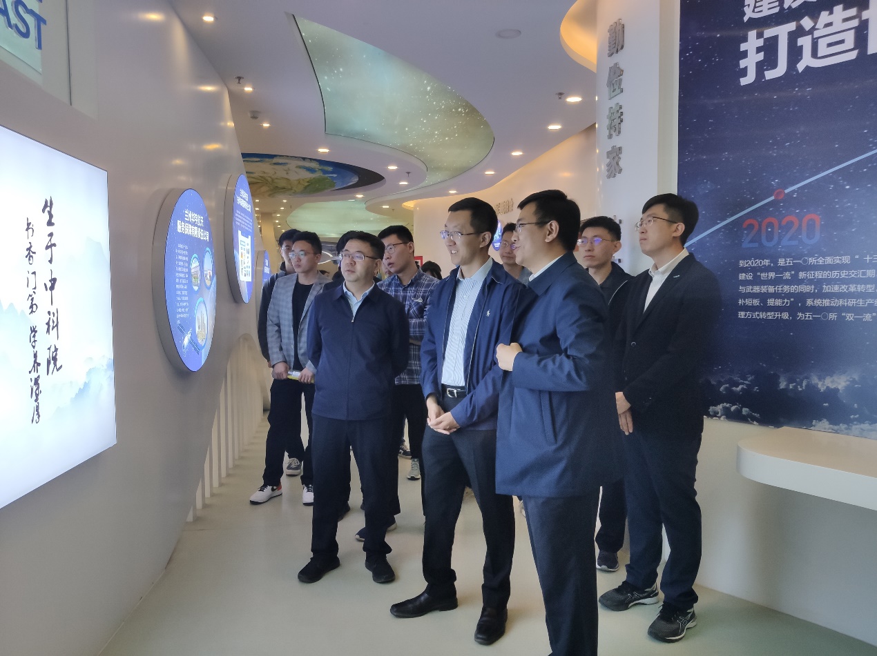 https://www.tsinghua.edu.cn/__local/A/2E/53/9C3772B5C6A920C6F4BA1BDFEFB_2F16B436_42B3CB.jpg